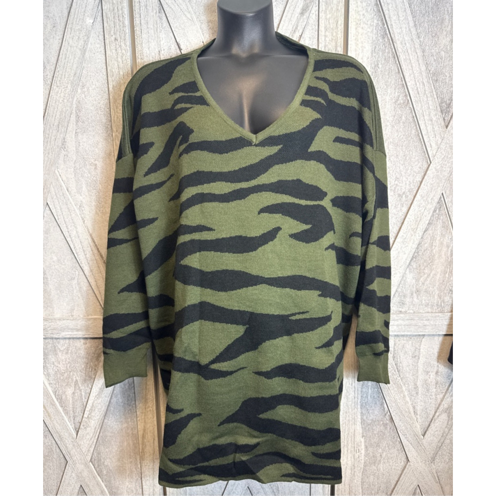 Women's ELOQUII Plus Size 26 Green & Black Zebra Print V-Neck Sweater